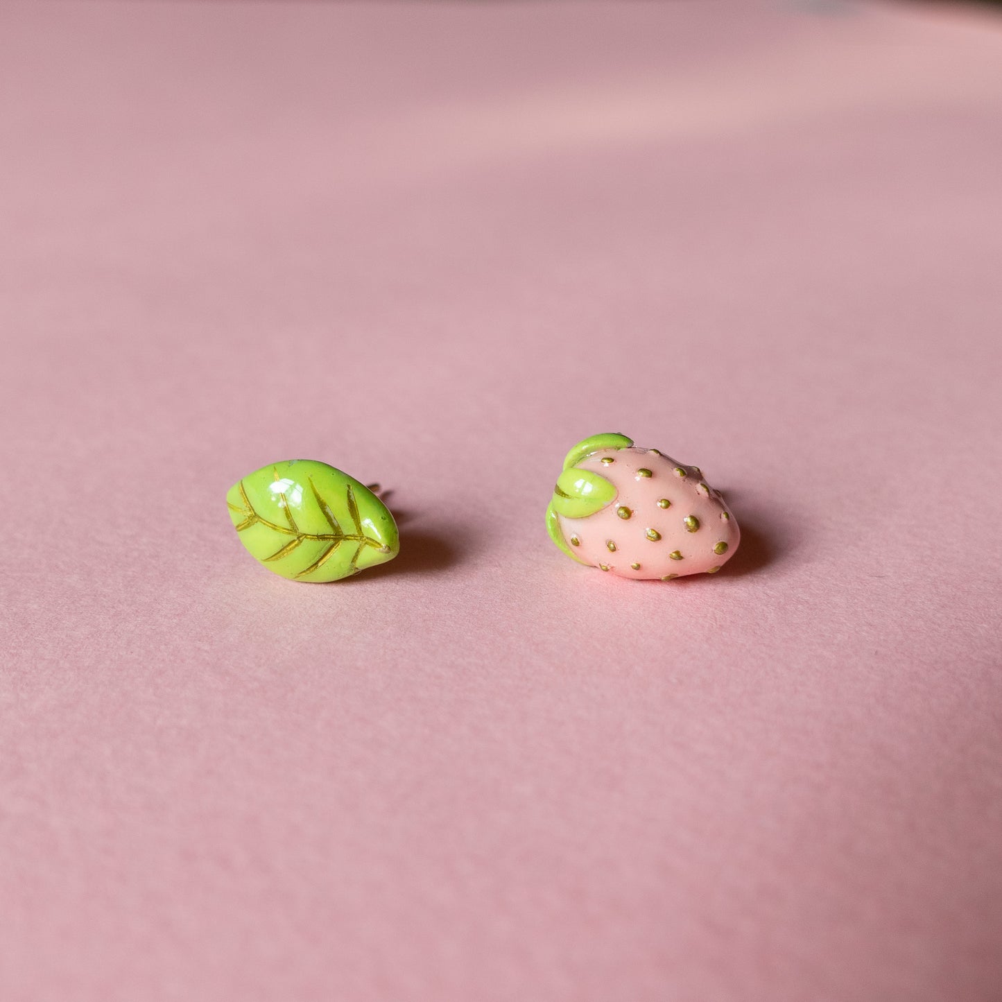 Sweet Earrings - Strawberry and Leaf