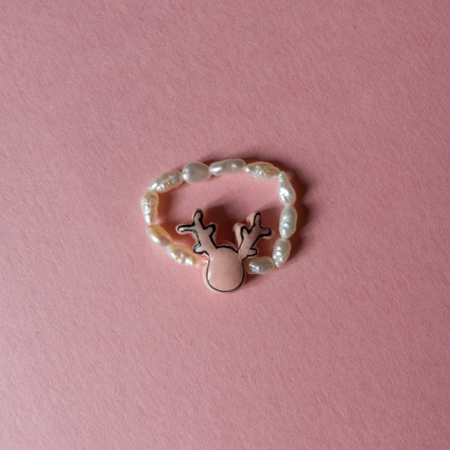 Sweet Winter pearl ring with reindeer