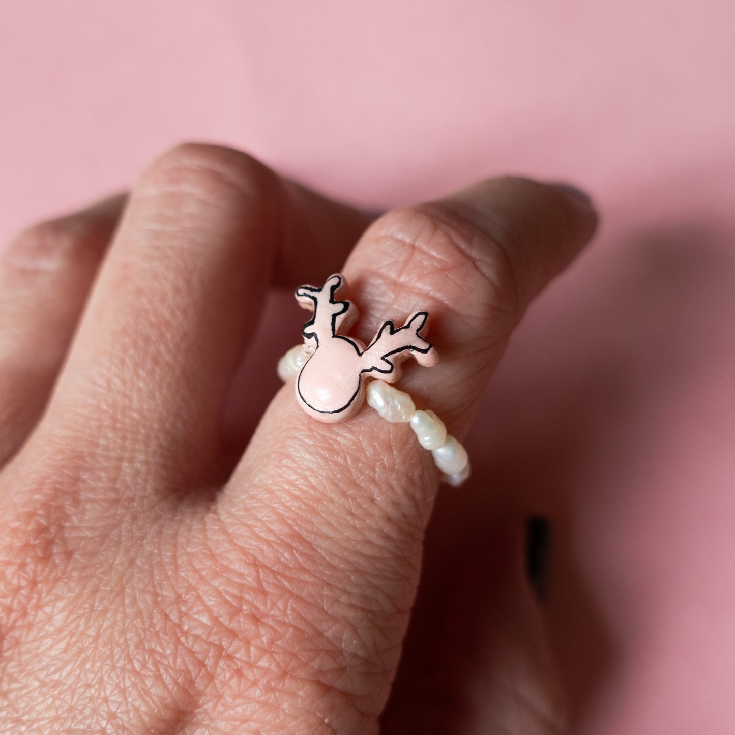 Sweet Winter pearl ring with reindeer