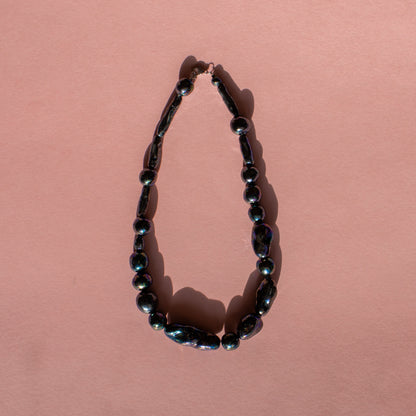 Abyss - Necklace with black handmade pearls