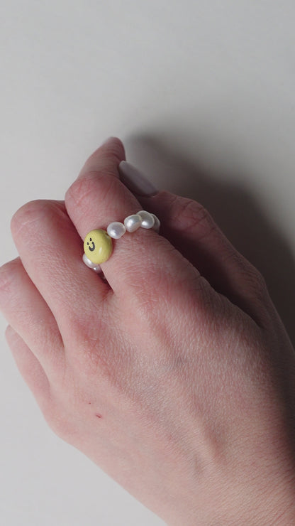 Pearl Ring - Smiley